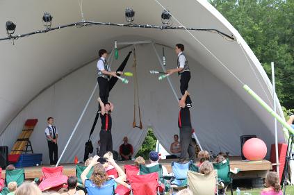 Circus Kaput Jugglers at a show